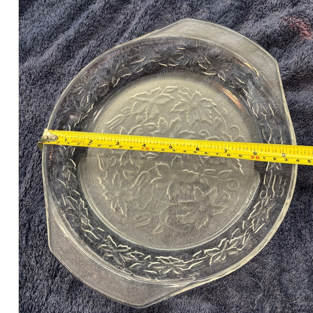 Vintage Pyrex 9 Inch Clear Glass Poinsettia Embossed Pie Plate Baking Dish - Picture 3 of 4